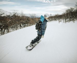 Pessoa praticando Snowboard no Cerro Castor, no Ushuaia